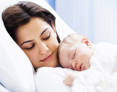 Prolaktin hormonu, annenin göğsünde bulunan süt bezlerini harekete geçirir...